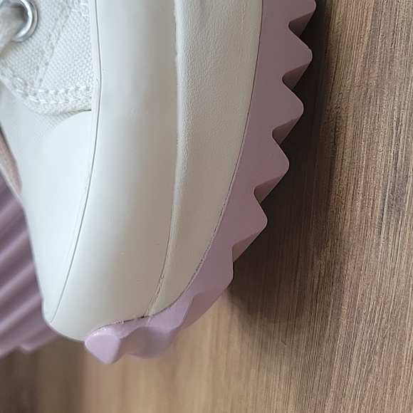 Converse high top Brand new. - Picture 4 of 15